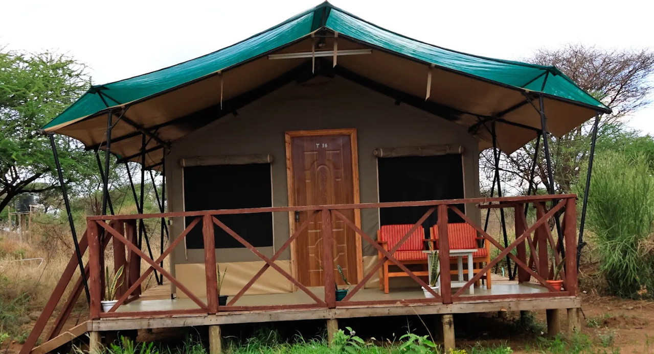 SUNGURA SAFARI CAMP TENT ROOM