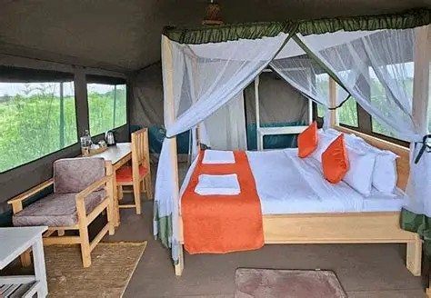 SUNGURA SAFARI CAMP ROOM