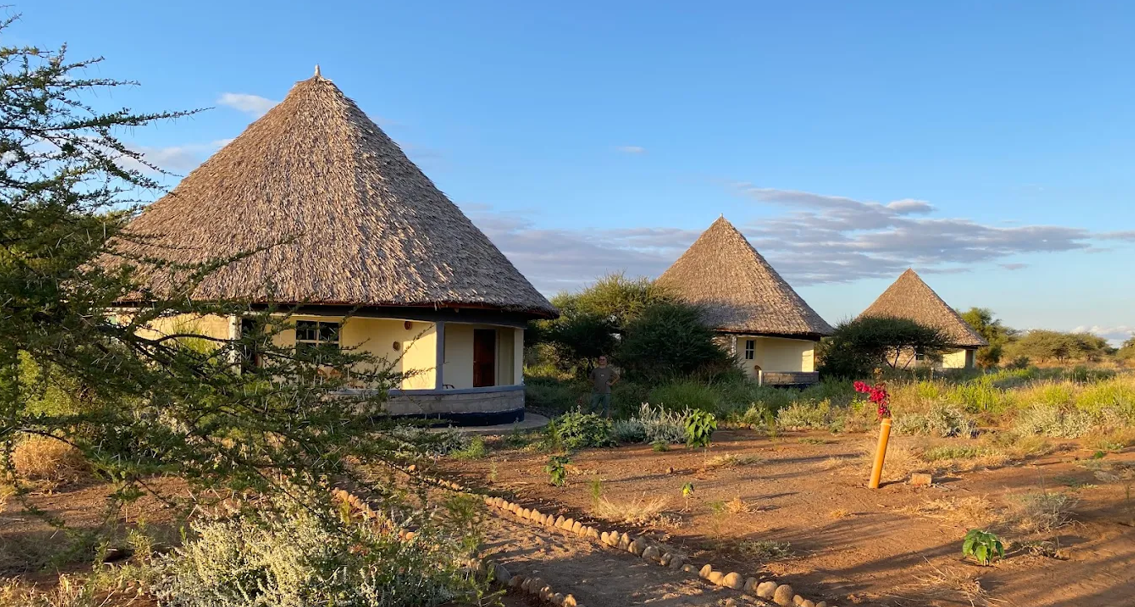 SUNGURA SAFARI CAMP COTTAGE ROOM
