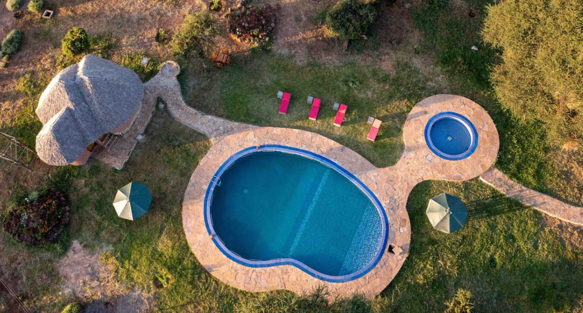 OILEPO AMBOSELI  SWIMMING POOL