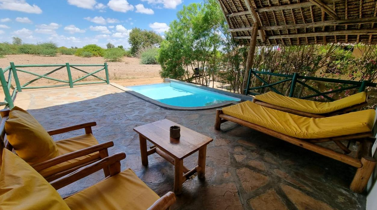 MANYATTA CAMP SWIMMING POOL