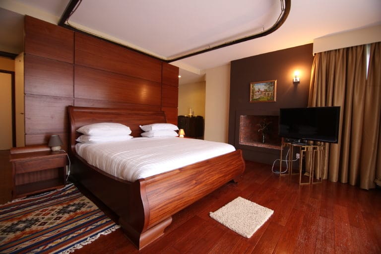 LODGE/VILLA ROOMS